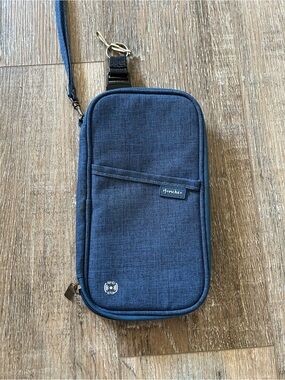 Navy Blue RFID-Blocking Women's Crossbody Wallet